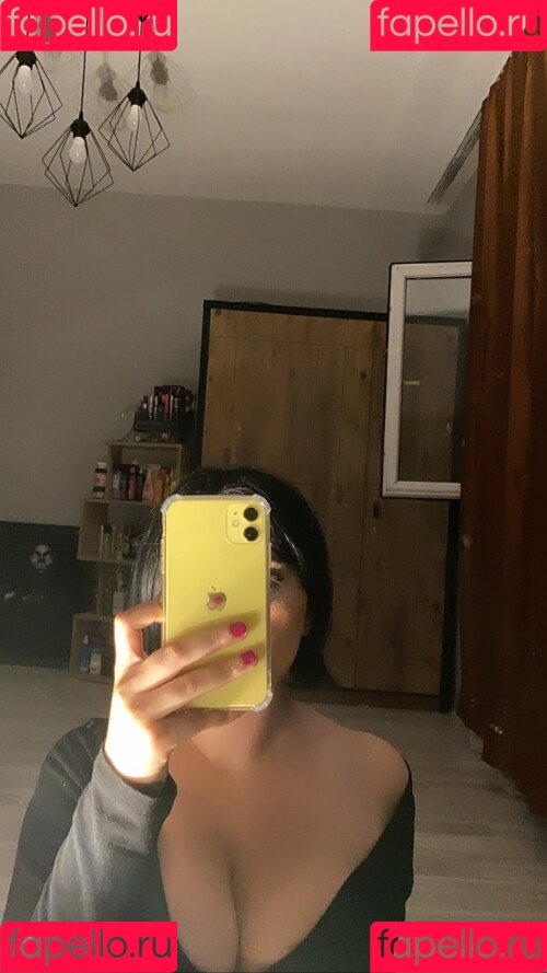 Dilan Dere Onlyfans Photo Gallery 