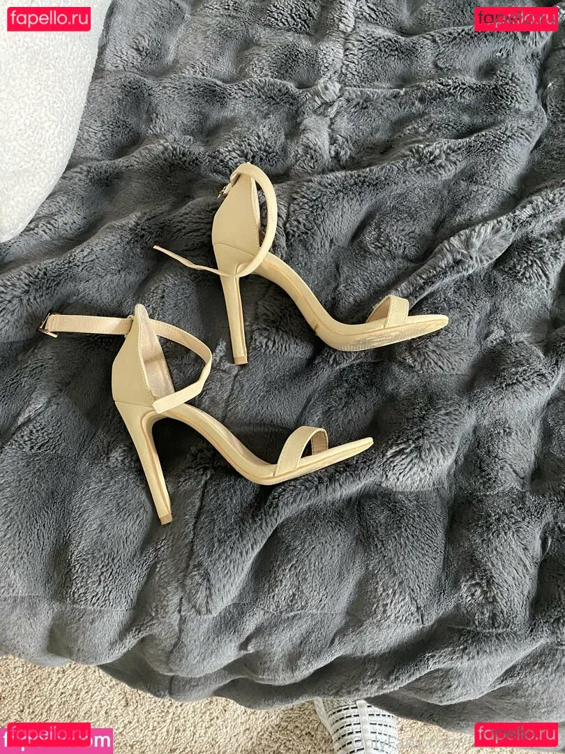 zoeytaylor.xxx Onlyfans Photo Gallery 