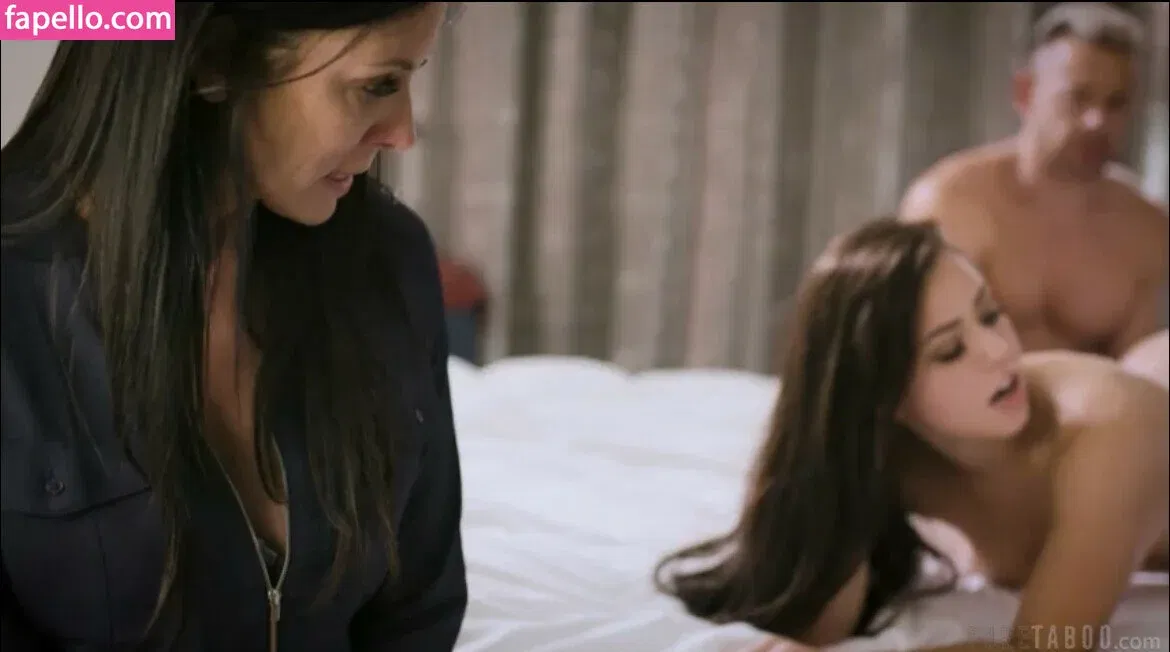 Reagan Foxx Onlyfans Photo Gallery 