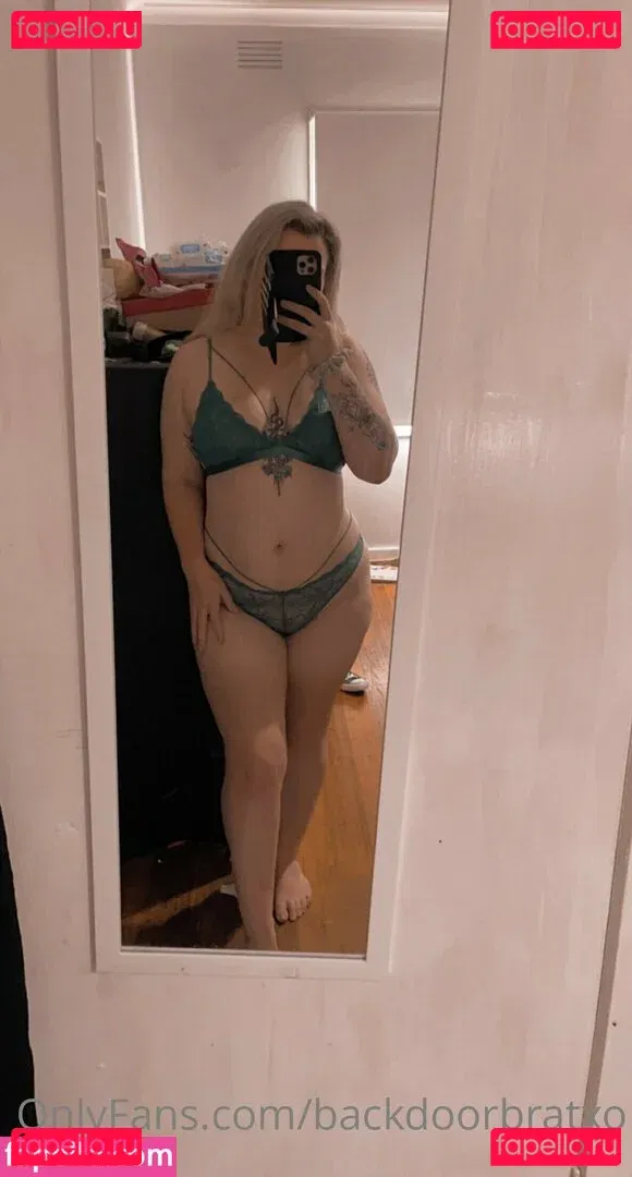 backdoorbratxo Onlyfans Photo Gallery 