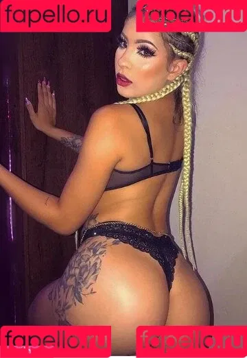 Sarah Stefany Onlyfans Photo Gallery 