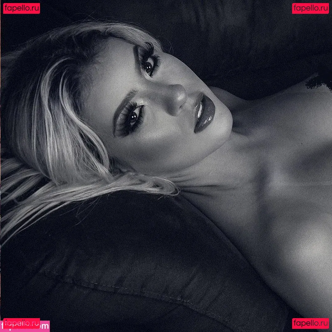 Sarah Stefany Onlyfans Photo Gallery 