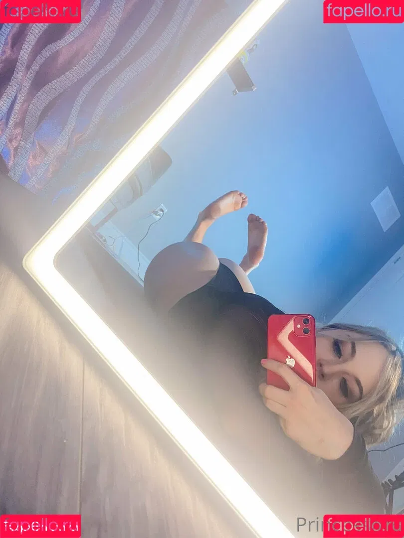 theprincessmiaa Onlyfans Photo Gallery 