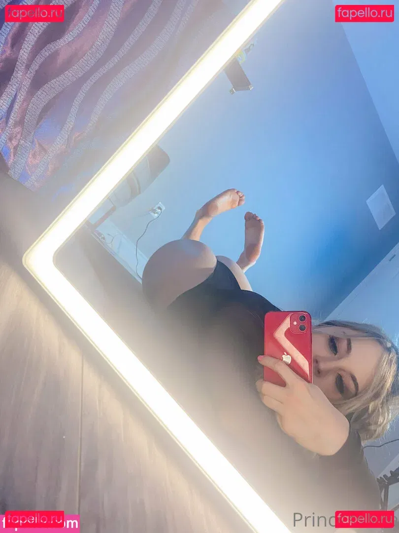 theprincessmiaa Onlyfans Photo Gallery 