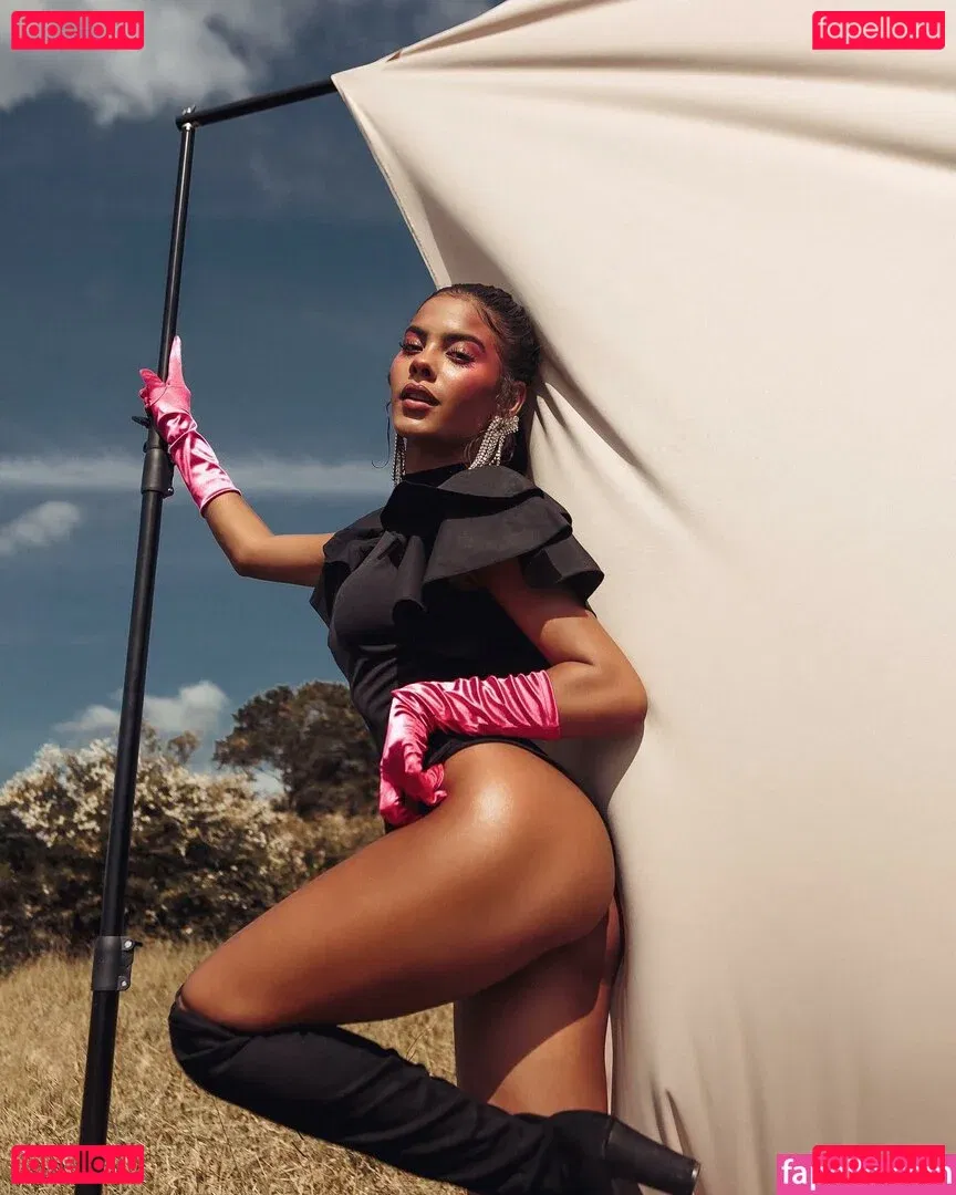 Bella Campos Onlyfans Photo Gallery 