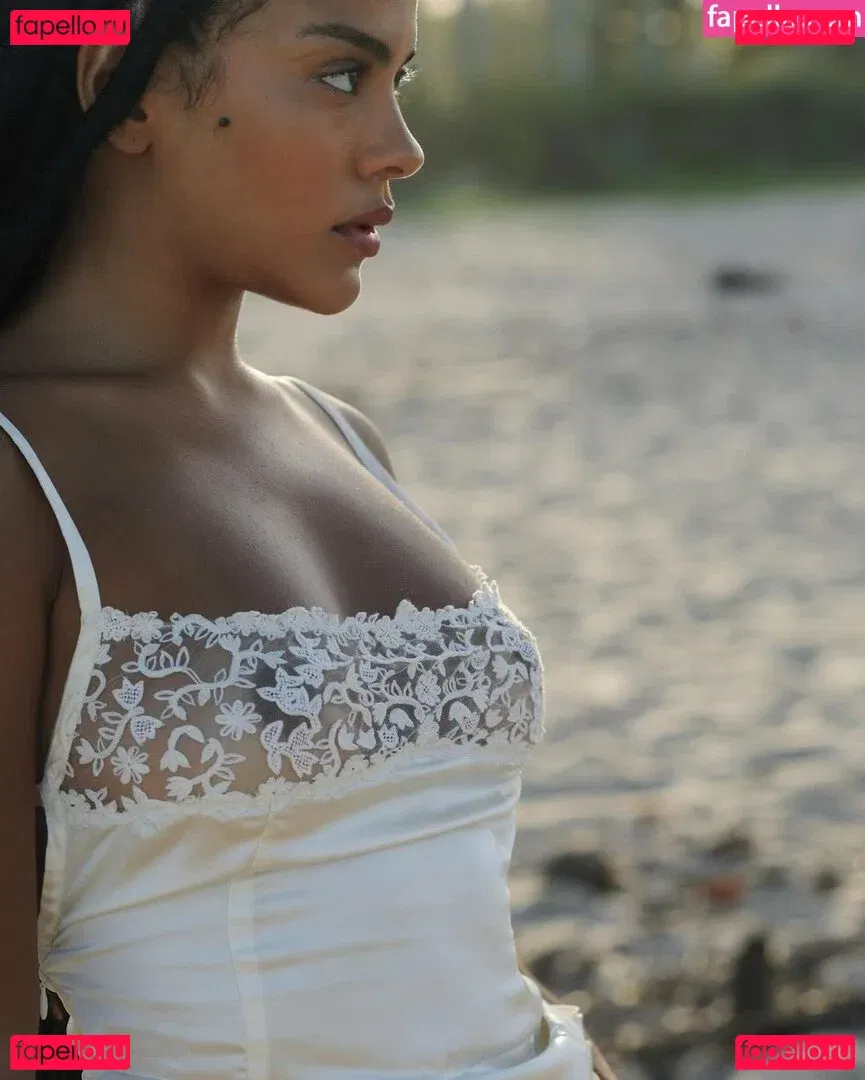 Bella Campos Onlyfans Photo Gallery 