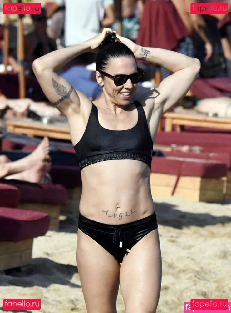 Melanie Chisholm Onlyfans Photo Gallery 