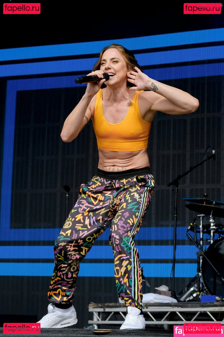 Melanie Chisholm Onlyfans Photo Gallery 