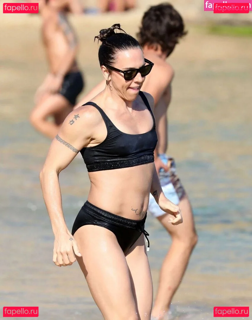 Melanie Chisholm Onlyfans Photo Gallery 