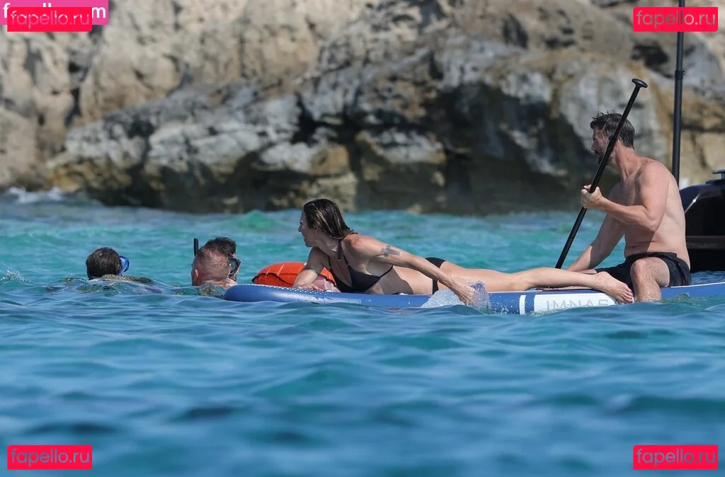 Melanie Chisholm Onlyfans Photo Gallery 