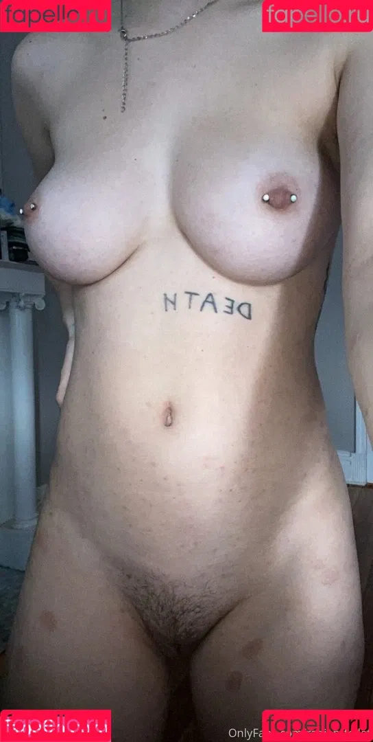 Radianttoilet Onlyfans Photo Gallery 