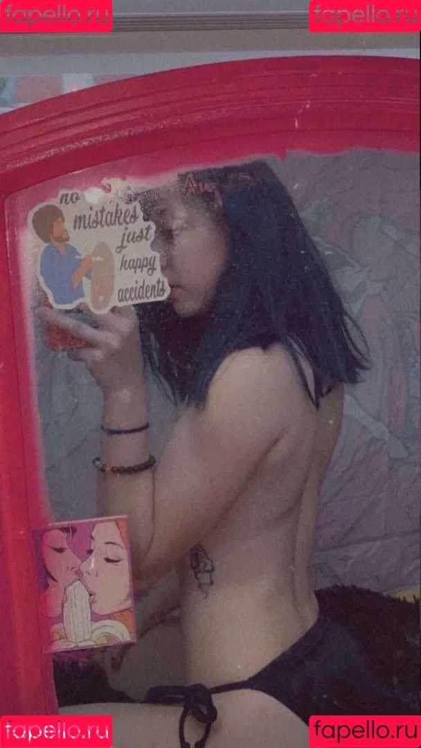 Radianttoilet Onlyfans Photo Gallery 