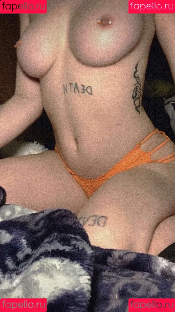 Radianttoilet Onlyfans Photo Gallery 