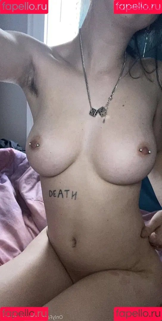 Radianttoilet Onlyfans Photo Gallery 
