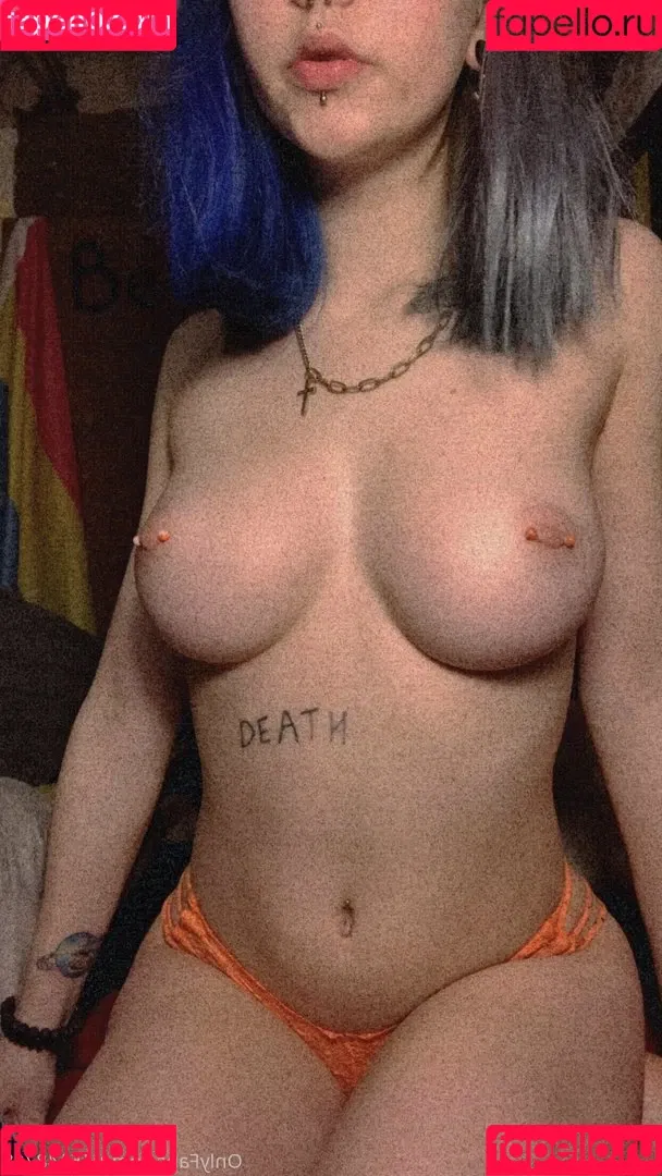 Radianttoilet Onlyfans Photo Gallery 