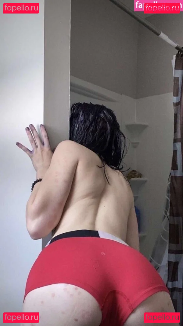 Radianttoilet Onlyfans Photo Gallery 