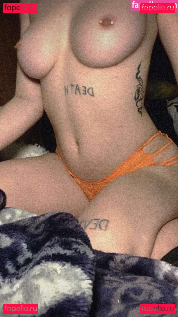 Radianttoilet Onlyfans Photo Gallery 