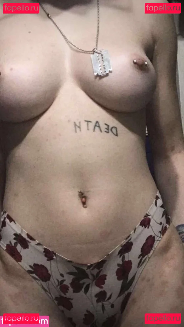 Radianttoilet Onlyfans Photo Gallery 