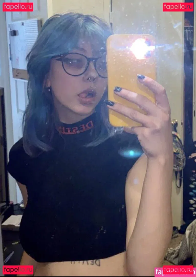 Radianttoilet Onlyfans Photo Gallery 