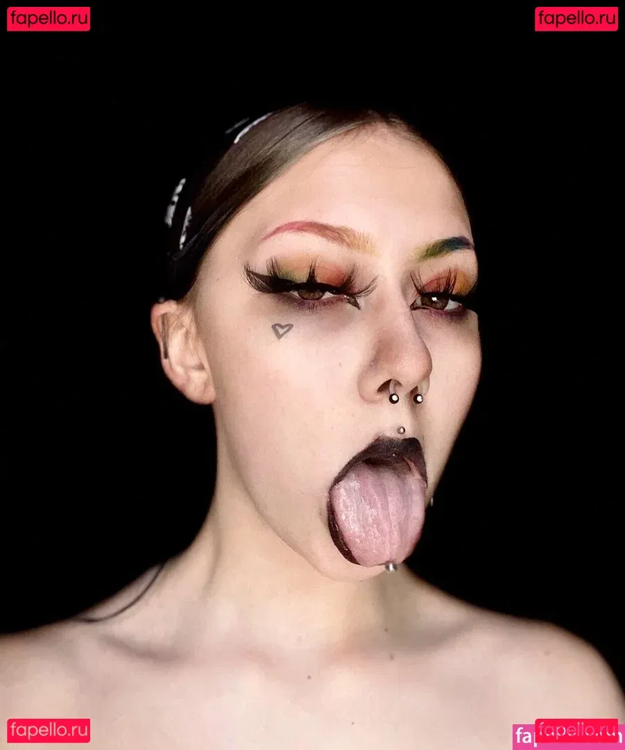 Radianttoilet Onlyfans Photo Gallery 