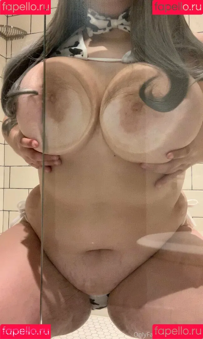 moyumie Onlyfans Photo Gallery 