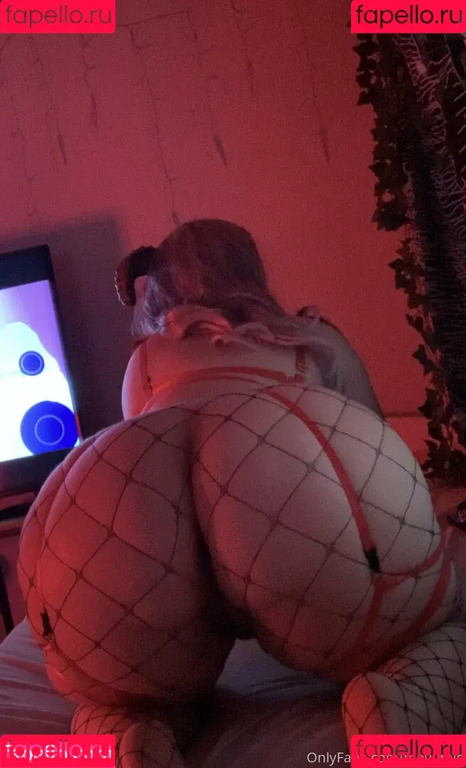moyumie Onlyfans Photo Gallery 