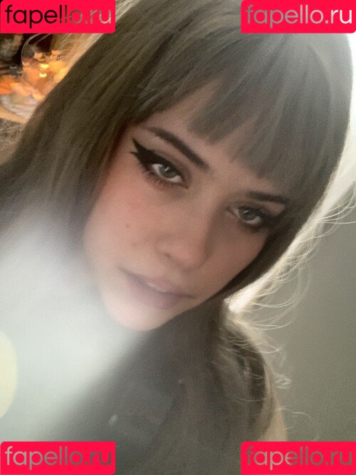 moyumie Onlyfans Photo Gallery 