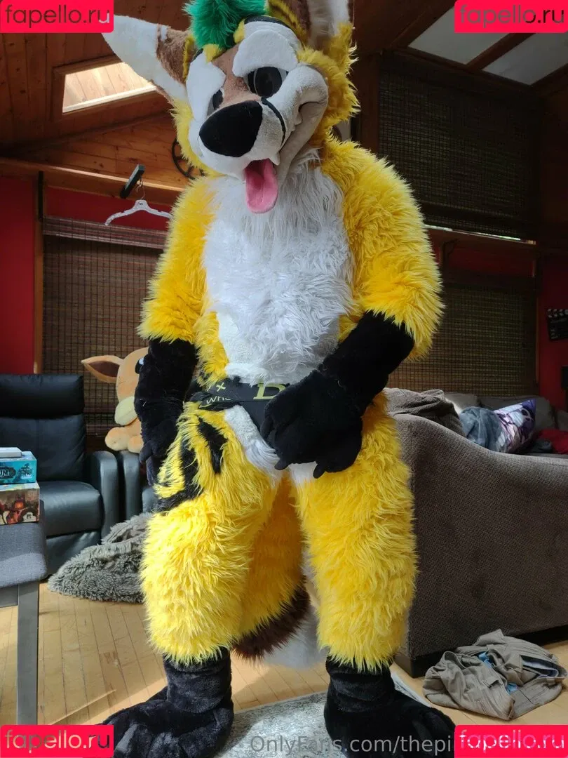 thepineapplefox Onlyfans Photo Gallery 