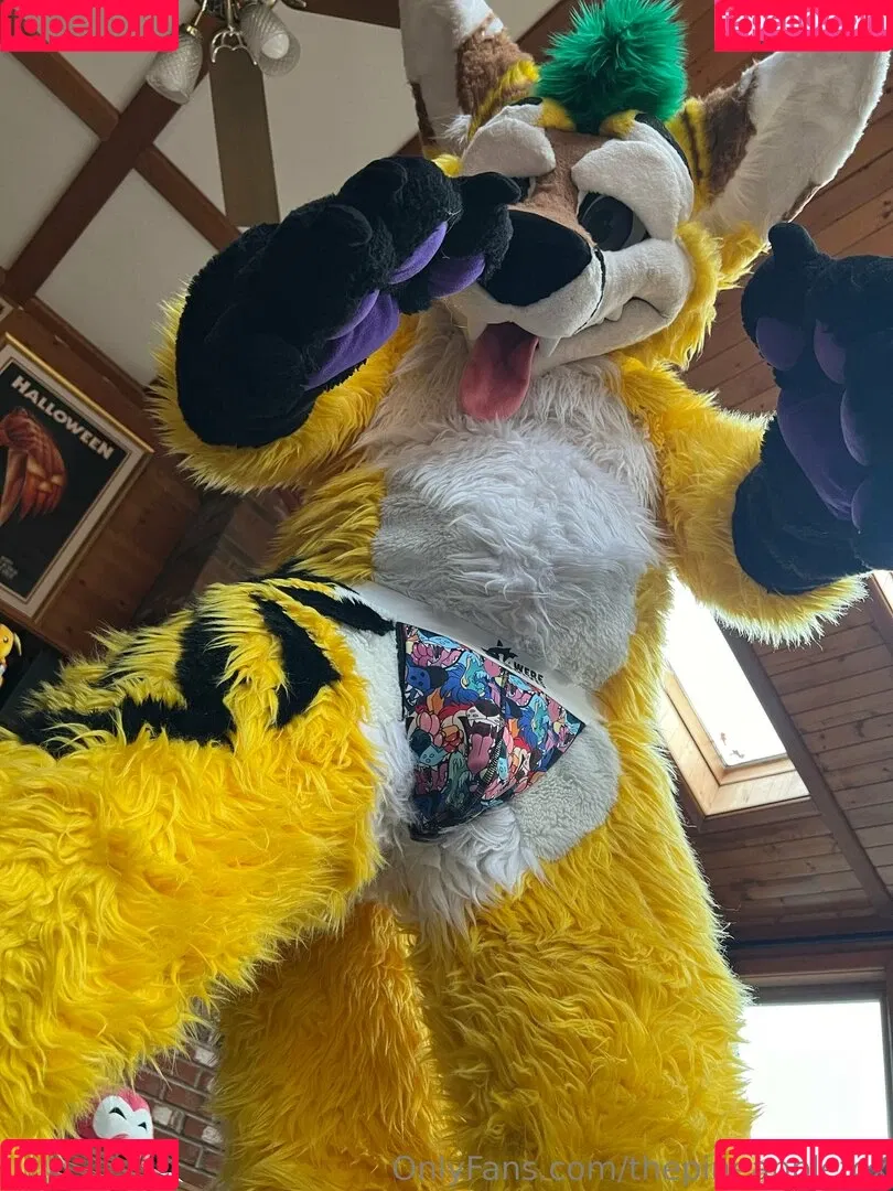 thepineapplefox Onlyfans Photo Gallery 