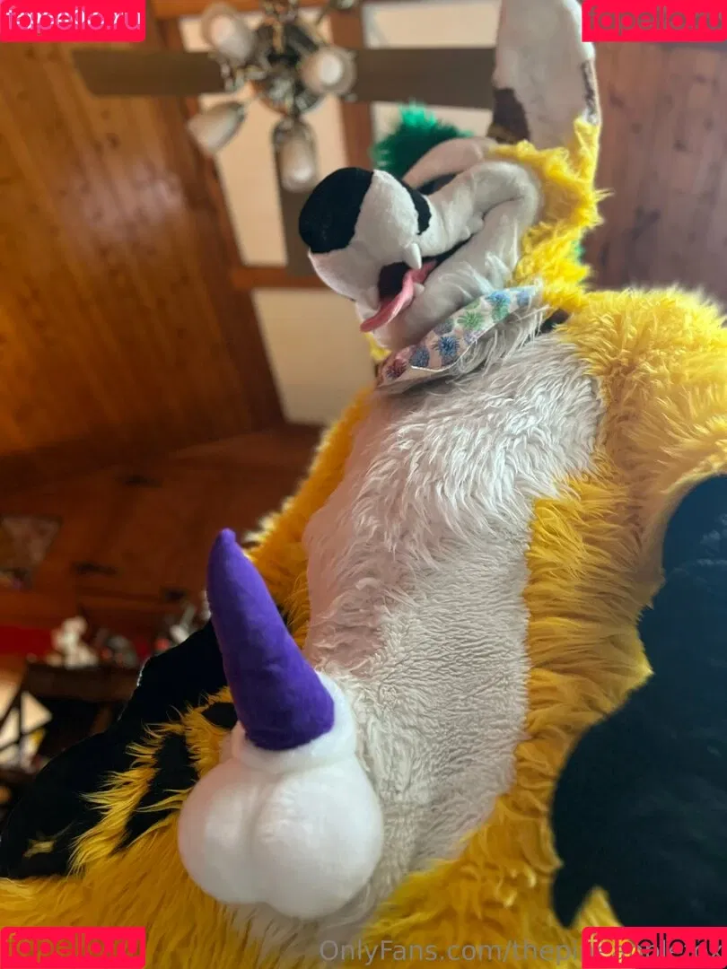 thepineapplefox Onlyfans Photo Gallery 
