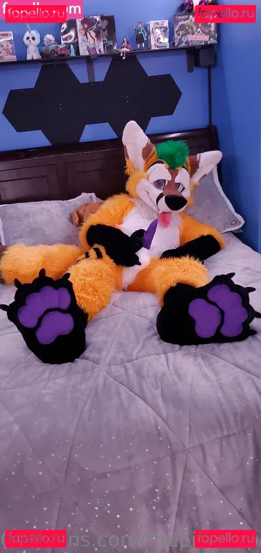 thepineapplefox Onlyfans Photo Gallery 