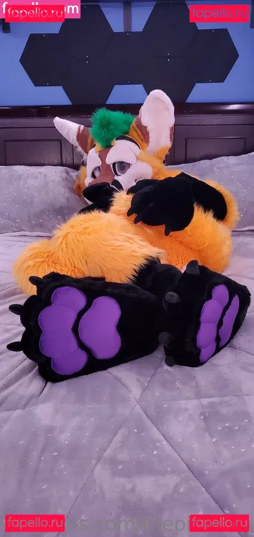 thepineapplefox Onlyfans Photo Gallery 