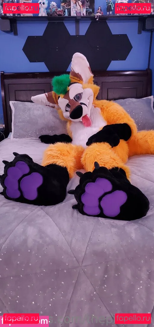 thepineapplefox Onlyfans Photo Gallery 