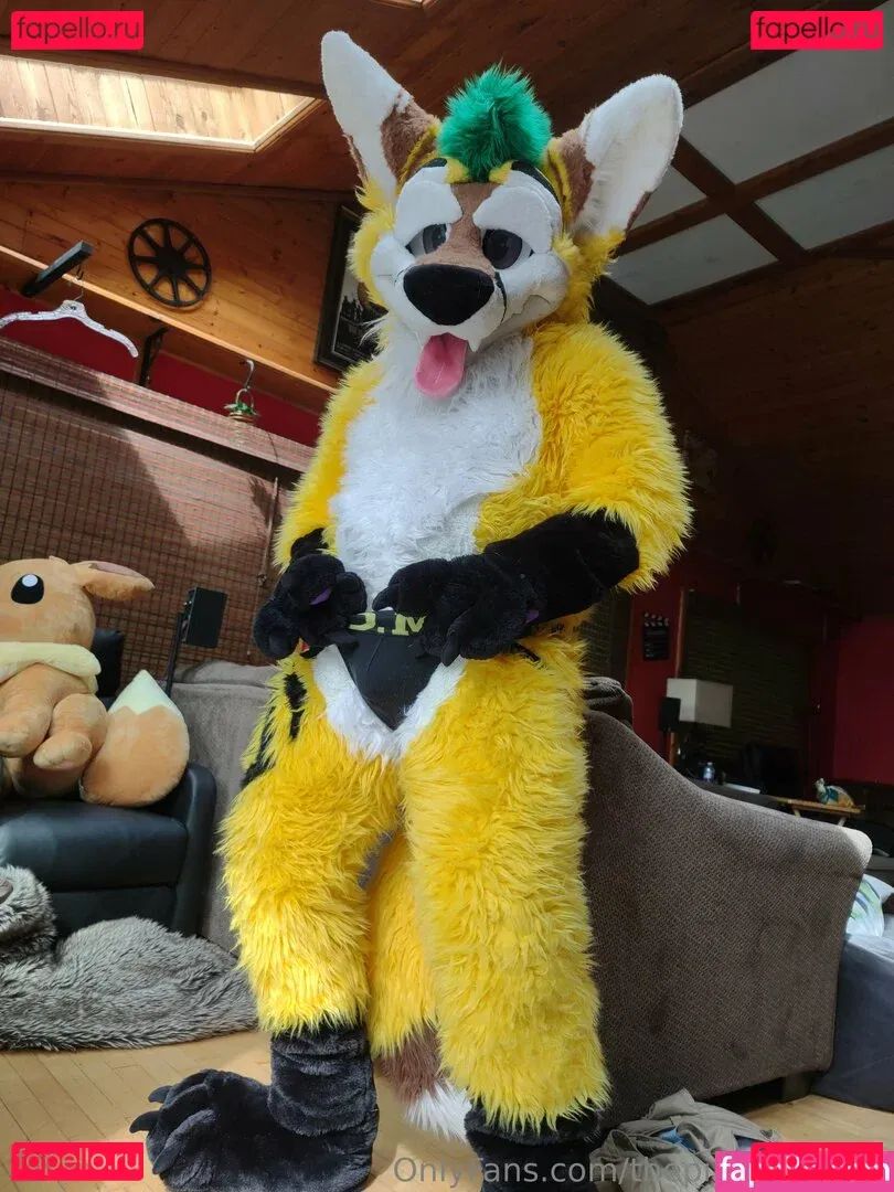 thepineapplefox Onlyfans Photo Gallery 