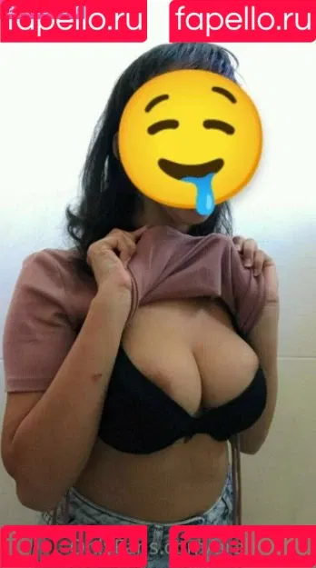arabhottie Onlyfans Photo Gallery 
