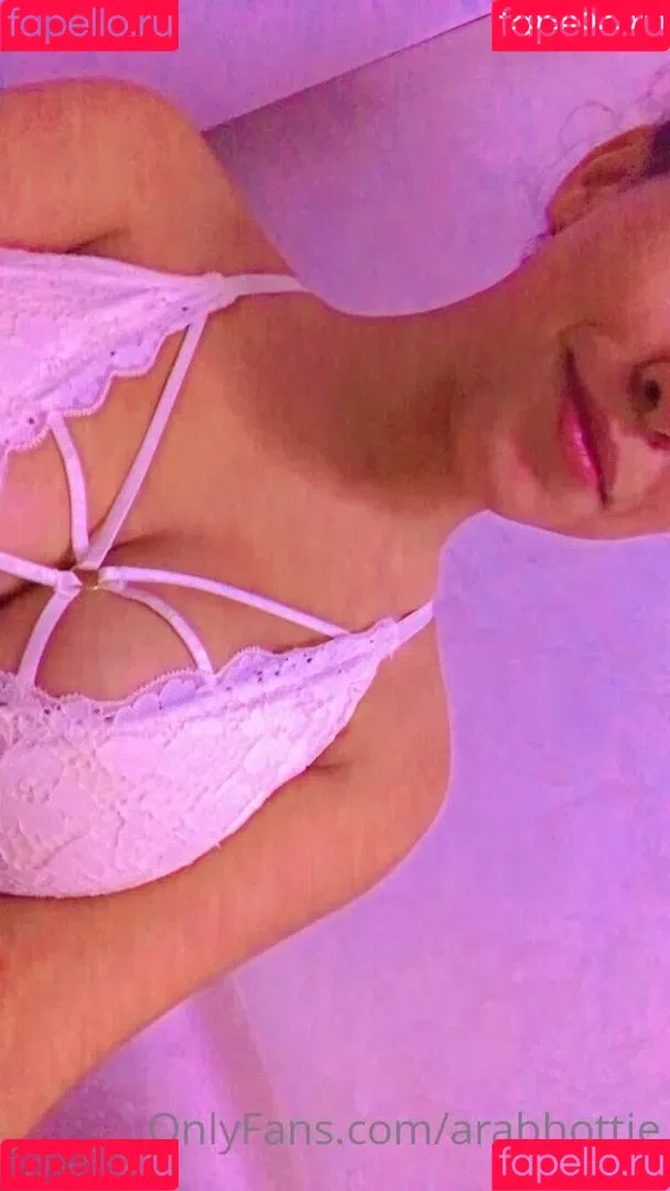 arabhottie Onlyfans Photo Gallery 