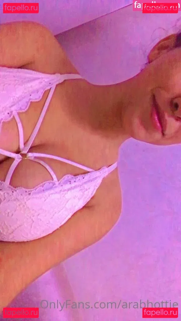 arabhottie Onlyfans Photo Gallery 