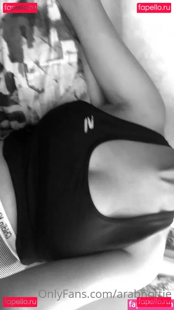 arabhottie Onlyfans Photo Gallery 