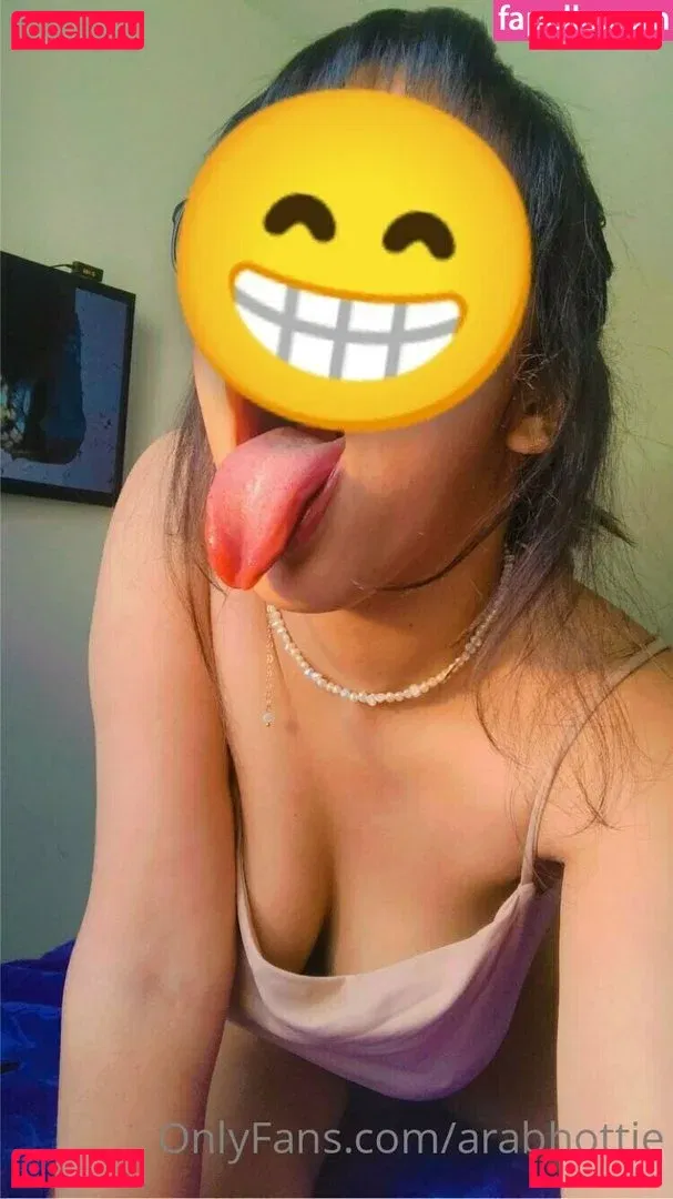 arabhottie Onlyfans Photo Gallery 