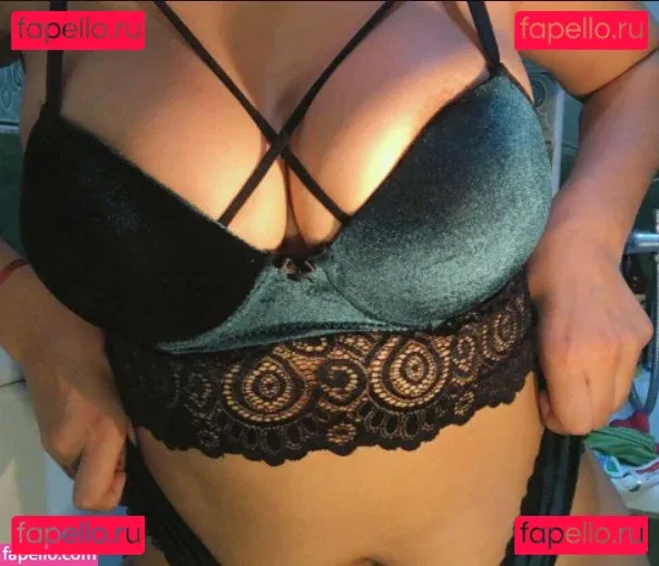 arabhottie Onlyfans Photo Gallery 