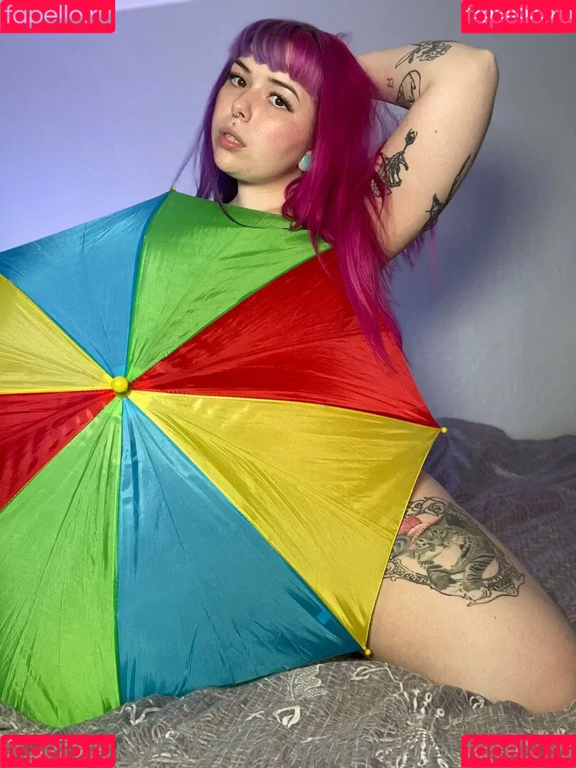 littlestpigletannclips Onlyfans Photo Gallery 
