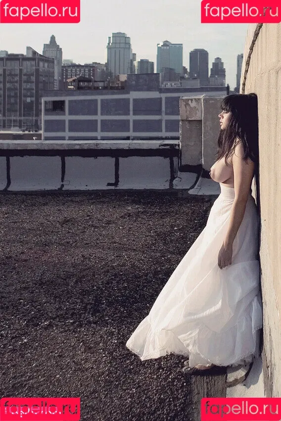 L.Shima Onlyfans Photo Gallery 