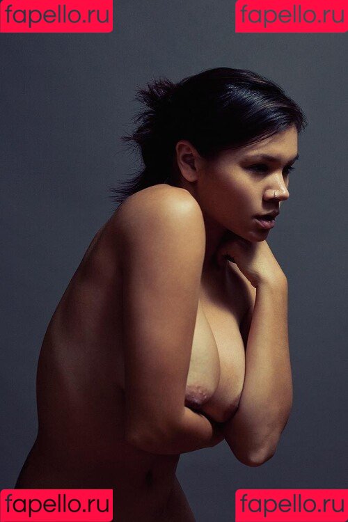 L.Shima Onlyfans Photo Gallery 