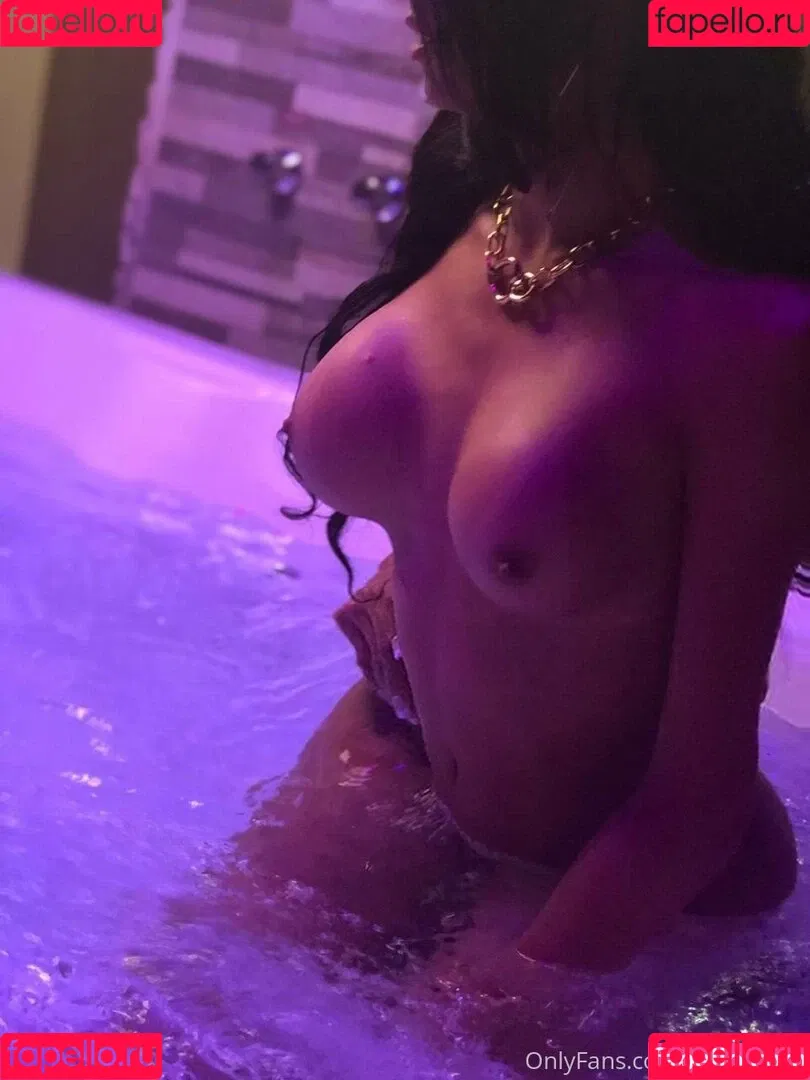 renataryos Onlyfans Photo Gallery 