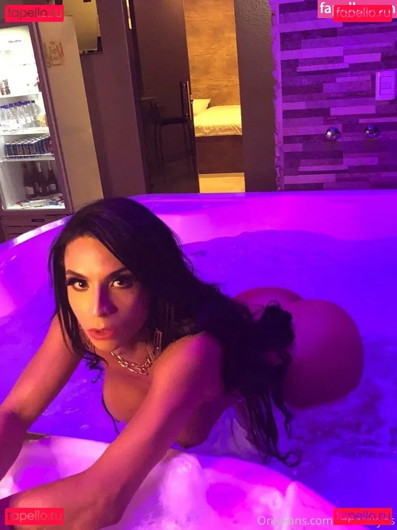 renataryos Onlyfans Photo Gallery 