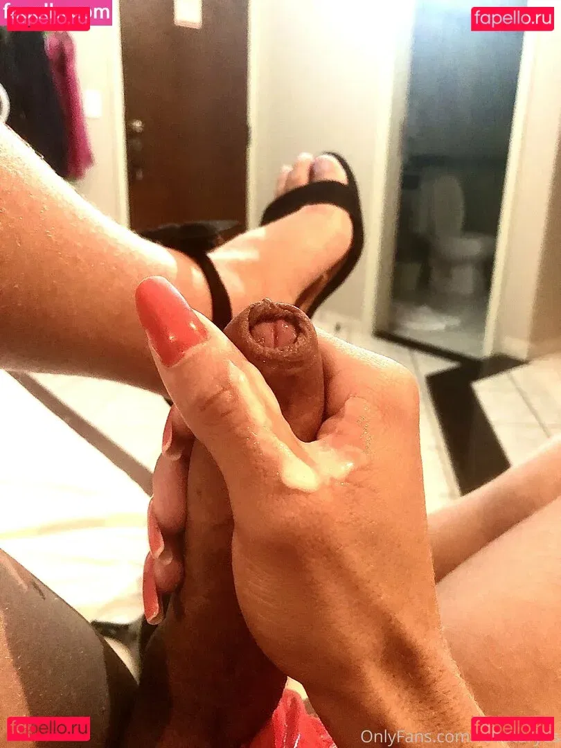 renataryos Onlyfans Photo Gallery 