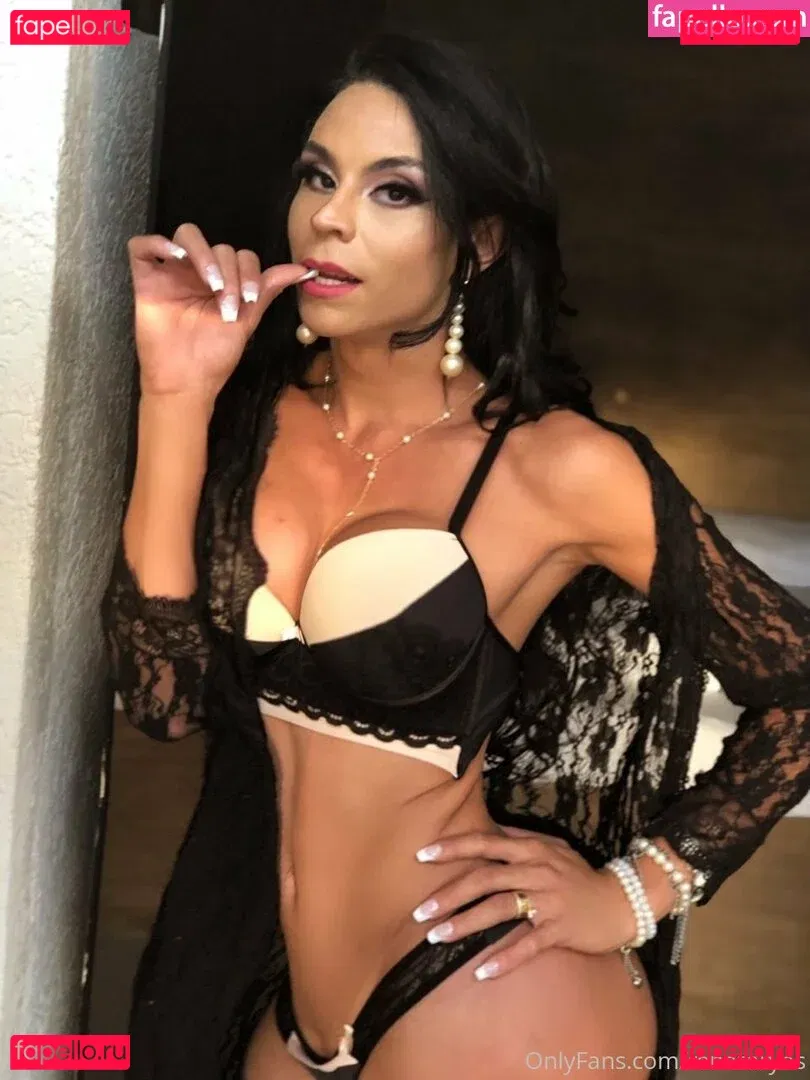 renataryos Onlyfans Photo Gallery 