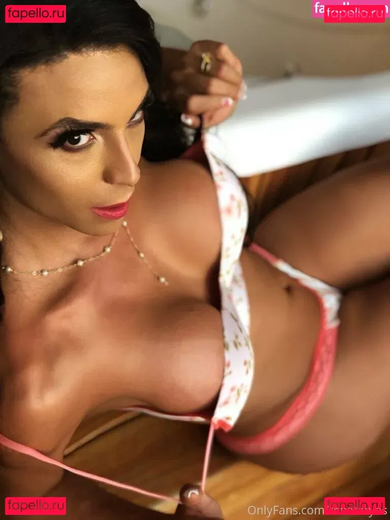 renataryos Onlyfans Photo Gallery 