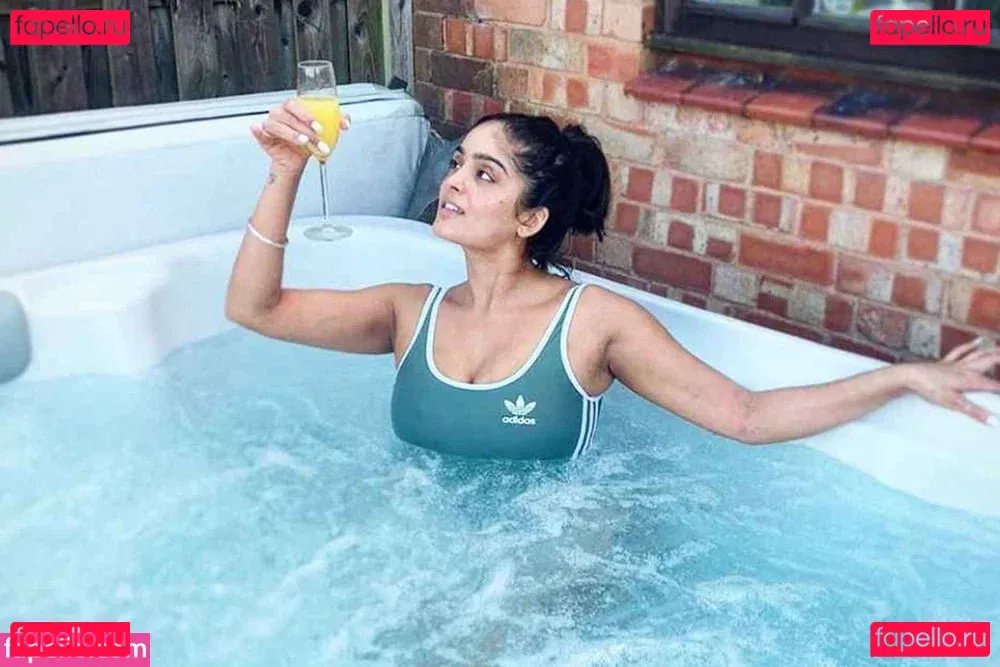 Mandeep Dhillon Onlyfans Photo Gallery 