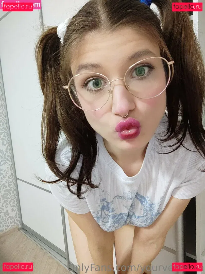 yourveronika Onlyfans Photo Gallery 